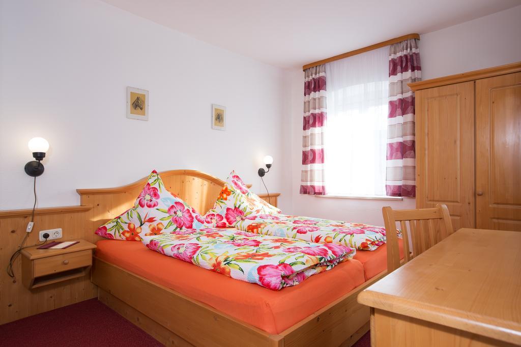 Gasthof Zum Lamm Hotel Garmisch-Partenkirchen Szoba fotó